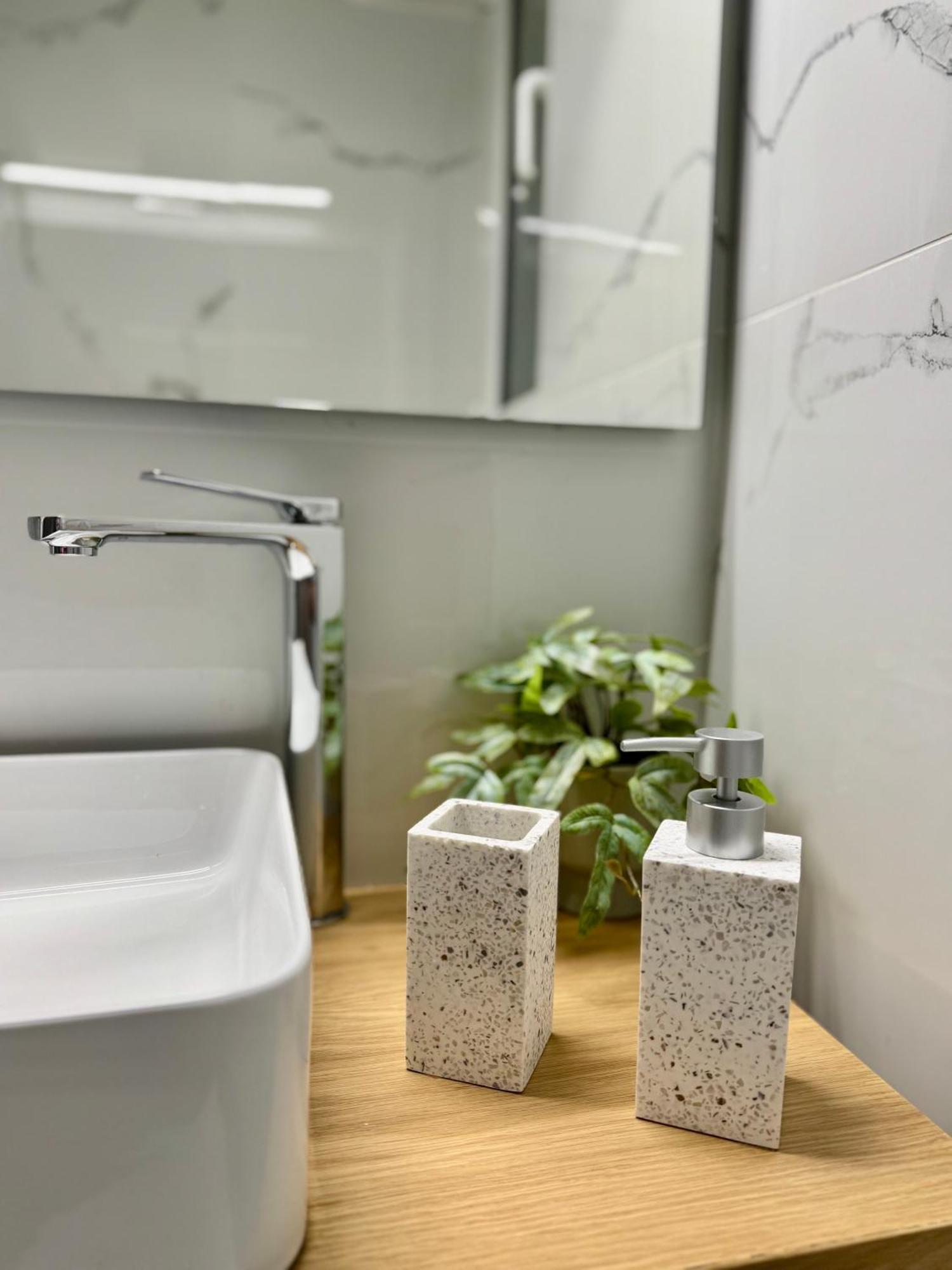 Chic Studio In Athens Center Экстерьер фото